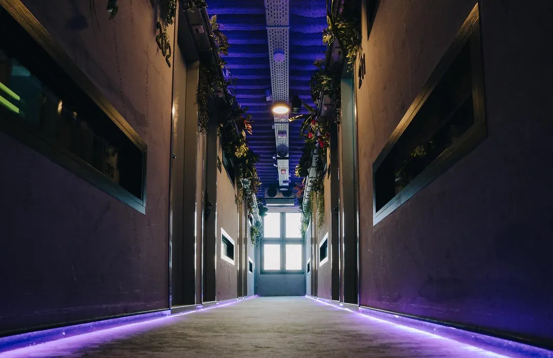 This HoTel-1